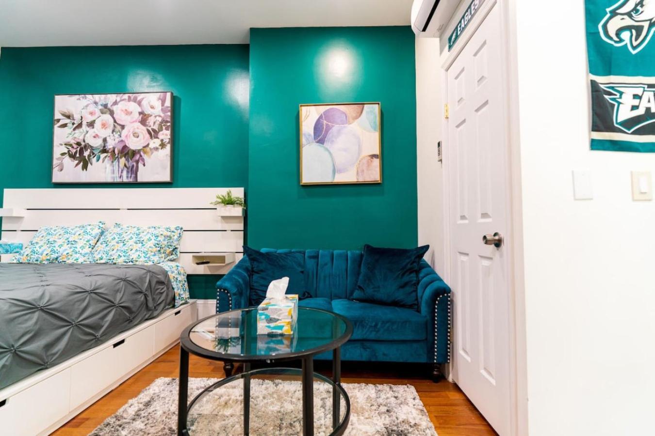 New - By Rittenhouse Square Apartment *