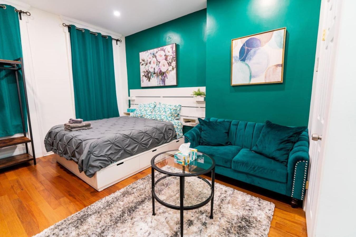 New - By Rittenhouse Square Apartment *
